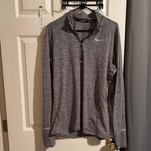 Nike Men’s Heathered Gray Long Sleeve Top